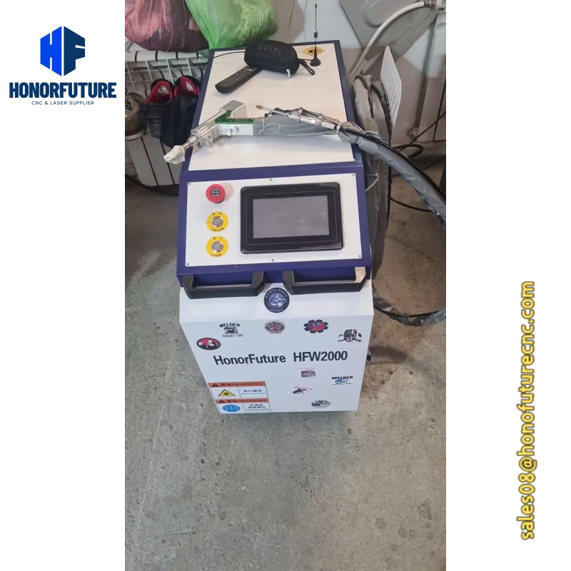 آلة لحام ليزر محمولة بقوة 1500 - مراجعة Portable Laser Rust Removal وسعره