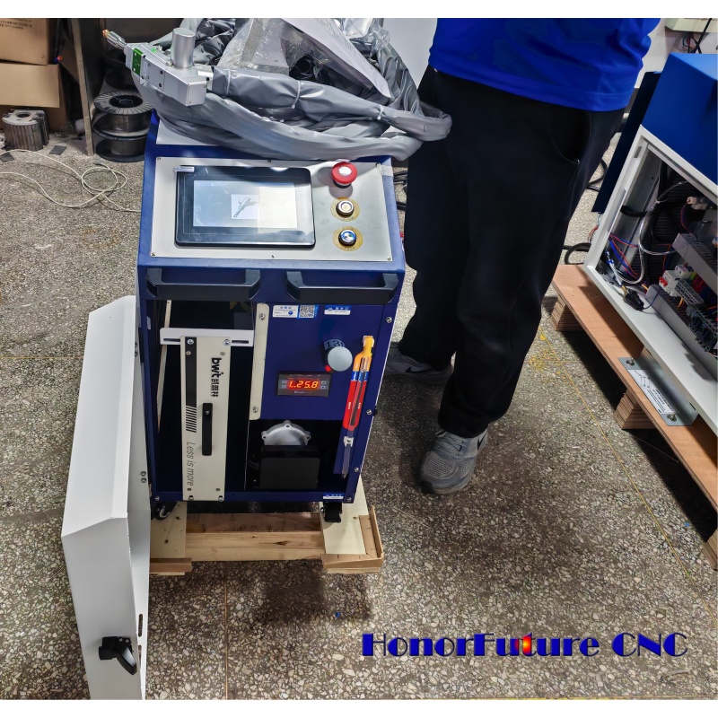 آلة لحام ليزر محمولة بقوة 1500 - مراجعة Portable Laser Rust Removal وسعره